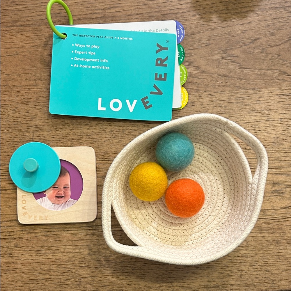 Lovevery The Inspector (7-8m) basket, felt balls and first puzzle